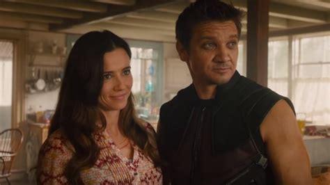 hawkeye wife actor.